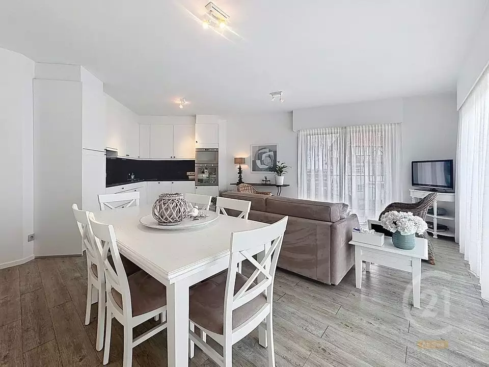 Prachtig 2-slaapkamerappartement inclusief parkeerplaats met uniek zicht op de mini-golf
