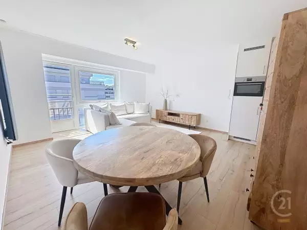 Instapklaar gerenoveerd appartement met 1 slaapkamer in hartje Westende-Bad