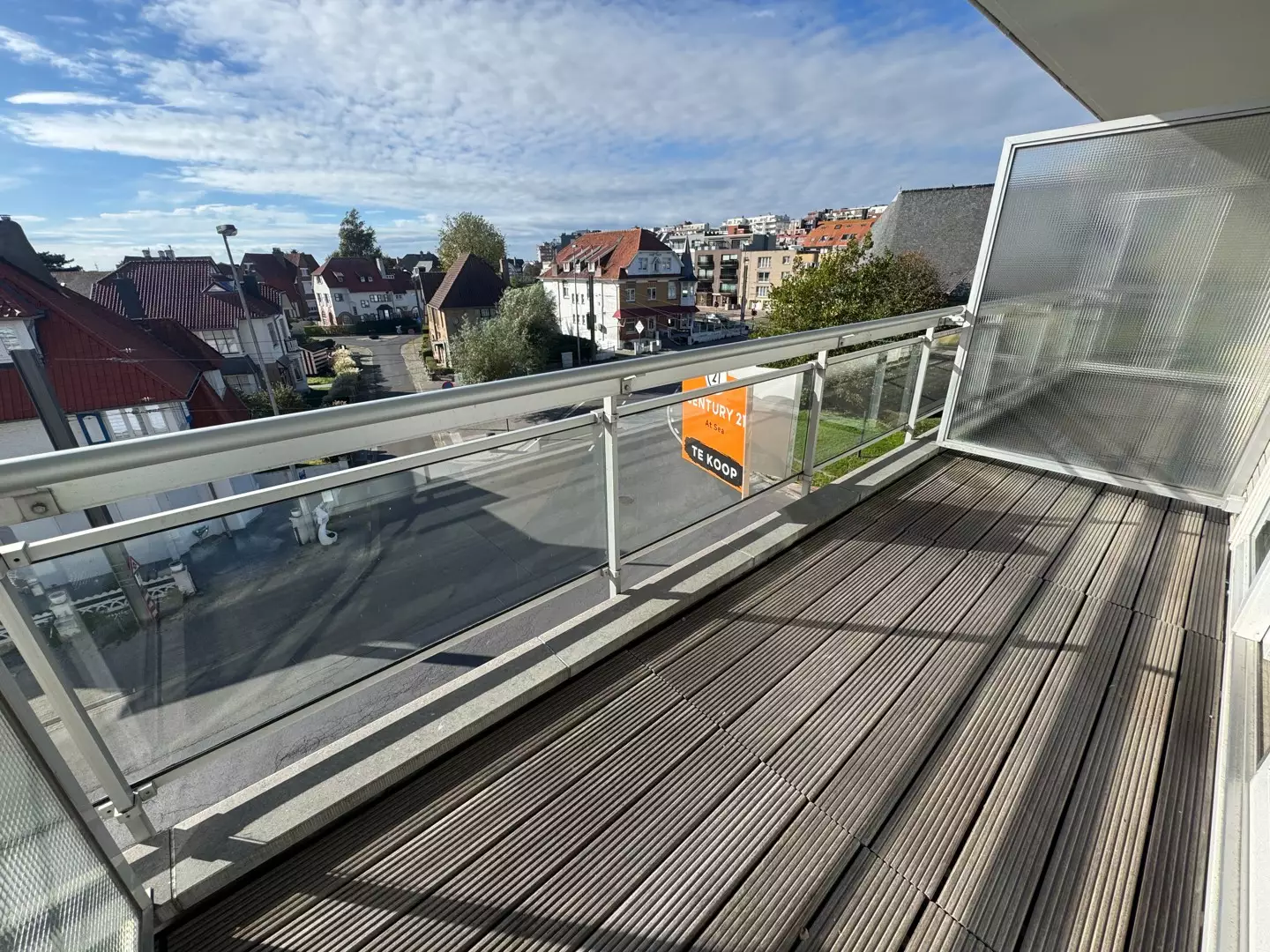 Zongerichte studio met ruim terras in hartje Westende-Bad