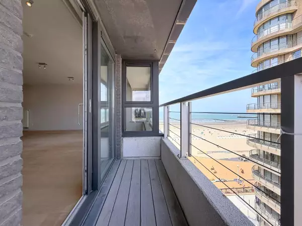 Penthouse avec vue latérale sur la mer et vue panoramique sur Nieuport