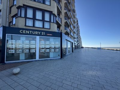 Kantoor van Century 21 At Sea aan de Koning Ridderdijk in Westende
